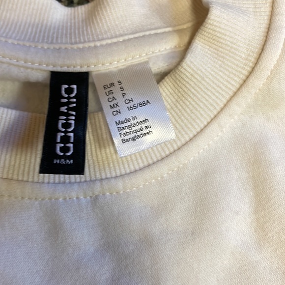 H&M sweater - Picture 2 of 2